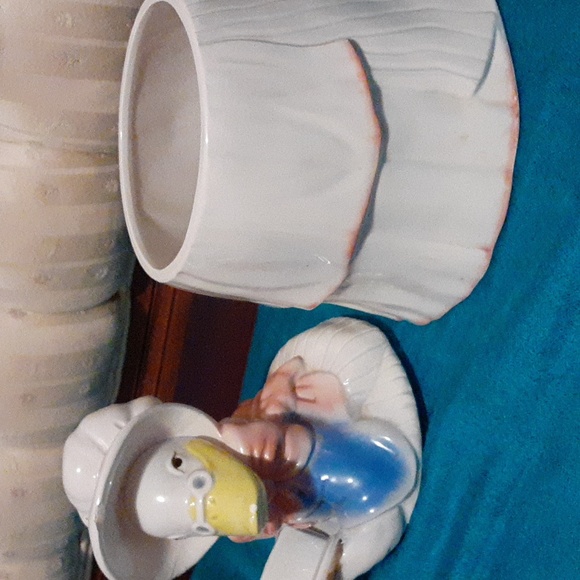 Vintage FF Cookie Jar - Picture 7 of 7